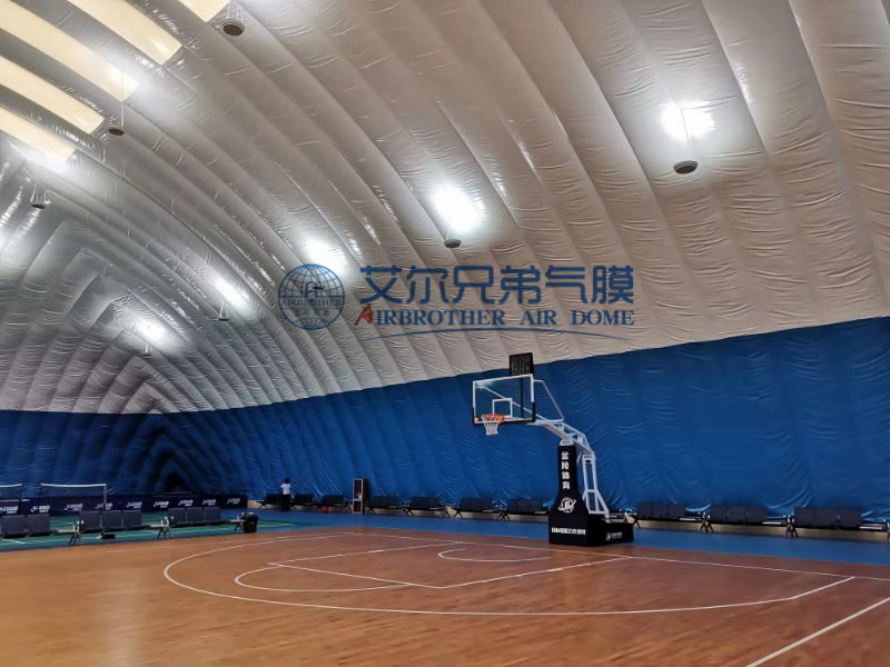 你知道嗎？這種用氣吹起來的體育館使用年限15年以上